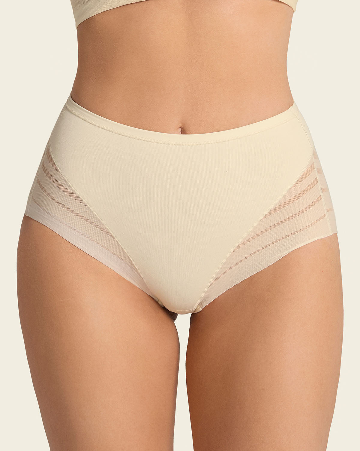 Klassischer Former Panty mit Spitze
